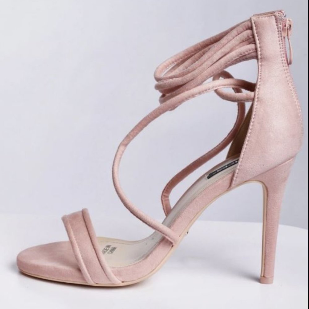 NWB Vices Pink Strap Ankle Heel Pumps Size 8.5